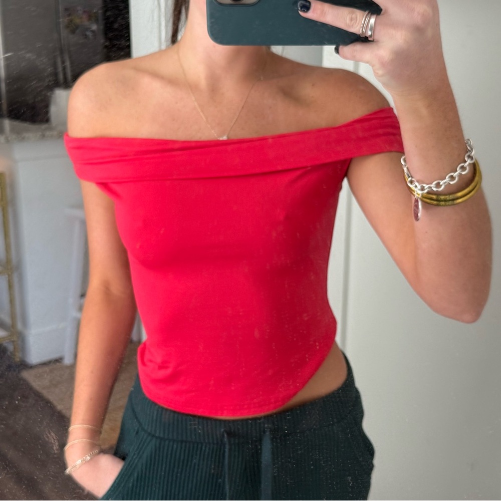 Edikted Vibrant Red Top